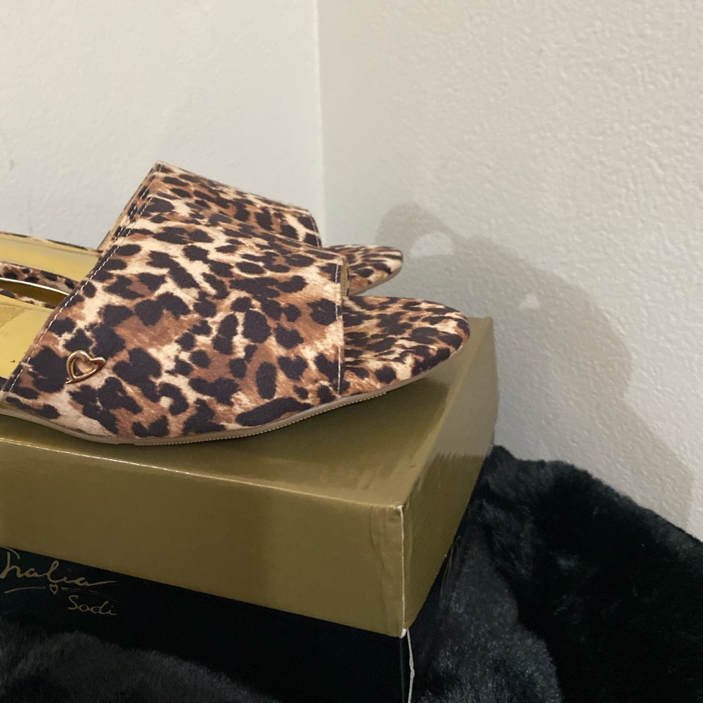 Small Wedge - Picture 3 of 9